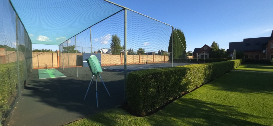 5 Bedroom Property for Sale in Grimbeeck Park North West